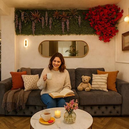Royalty Apt With City Views On Calea Victoriei Bucarest Esterno foto