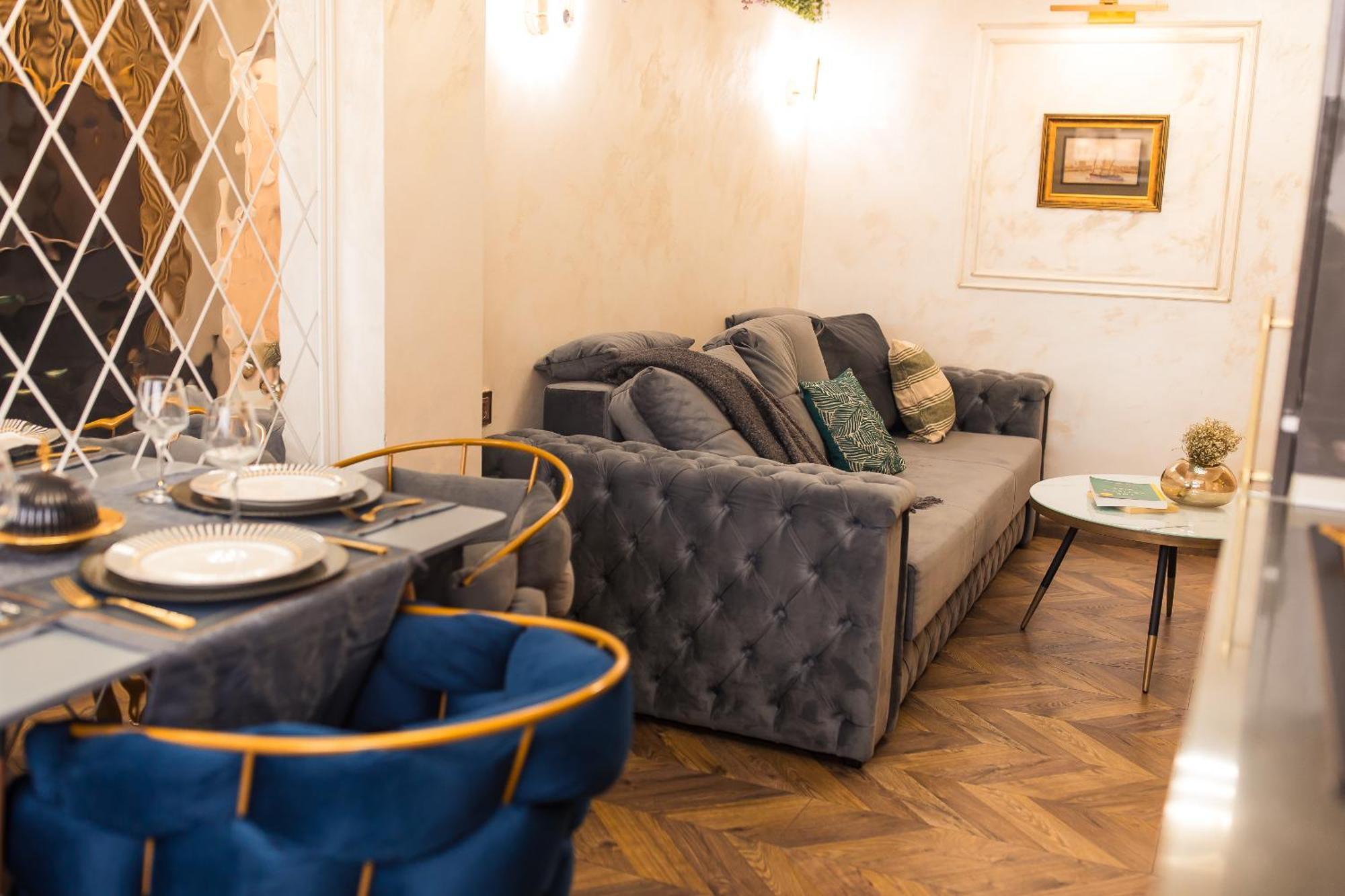 Royalty Apt With City Views On Calea Victoriei Bucarest Esterno foto